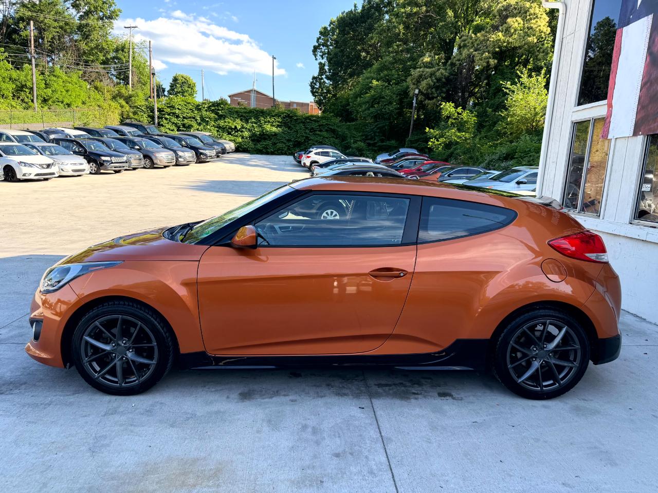 Hyundai Veloster Base 6AT 2016