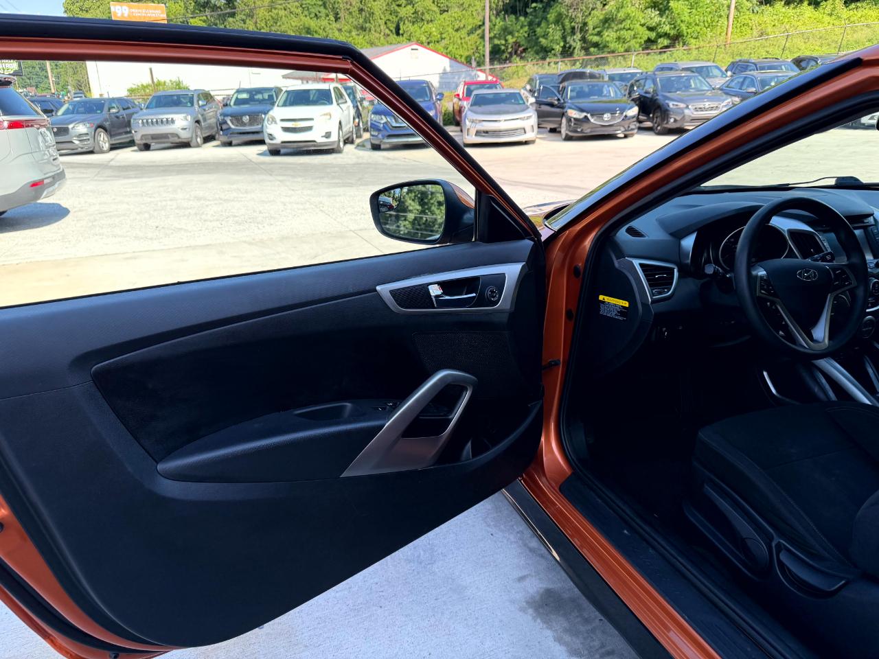 Hyundai Veloster Base 6AT 2016
