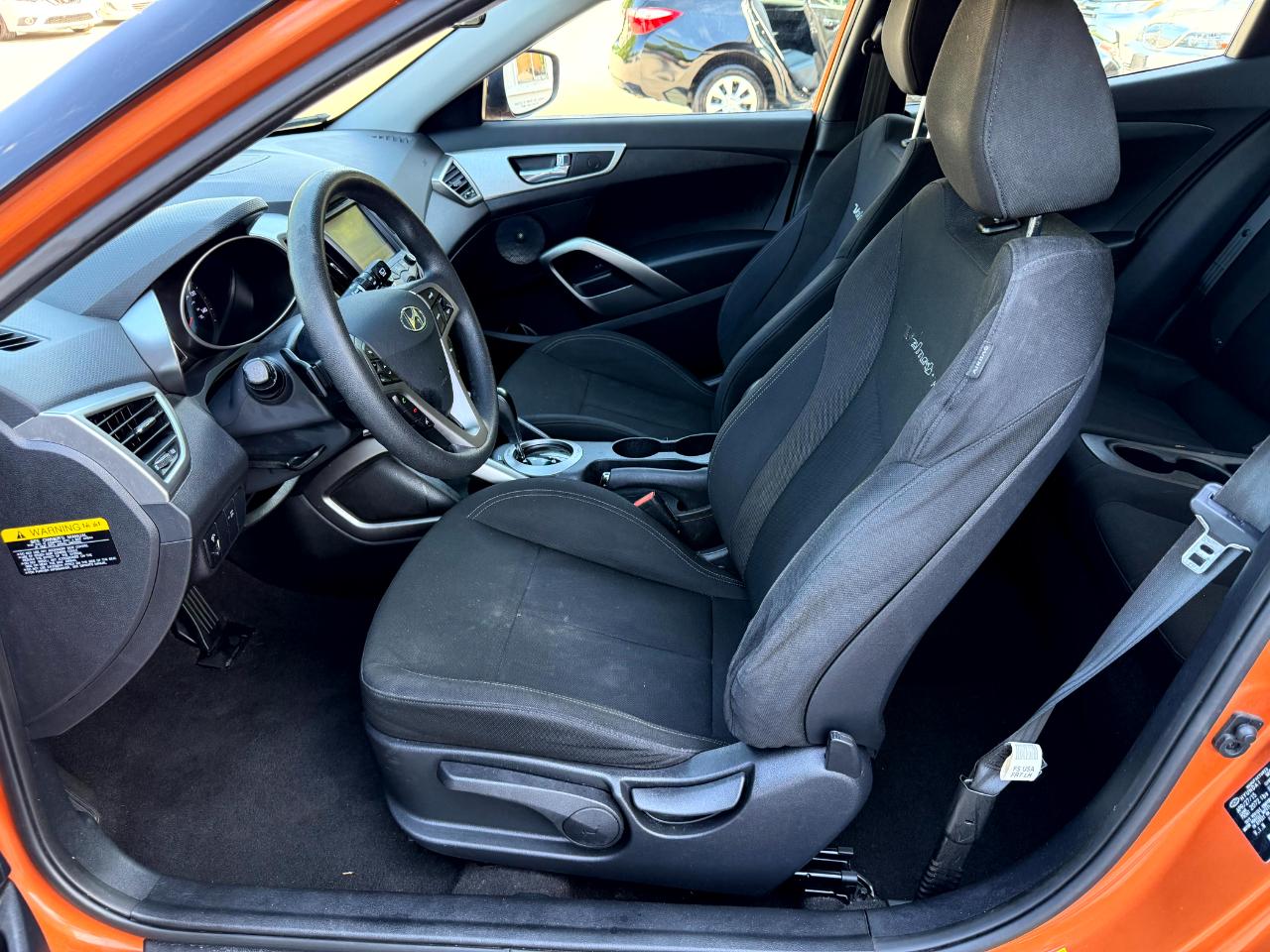 Hyundai Veloster Base 6AT 2016