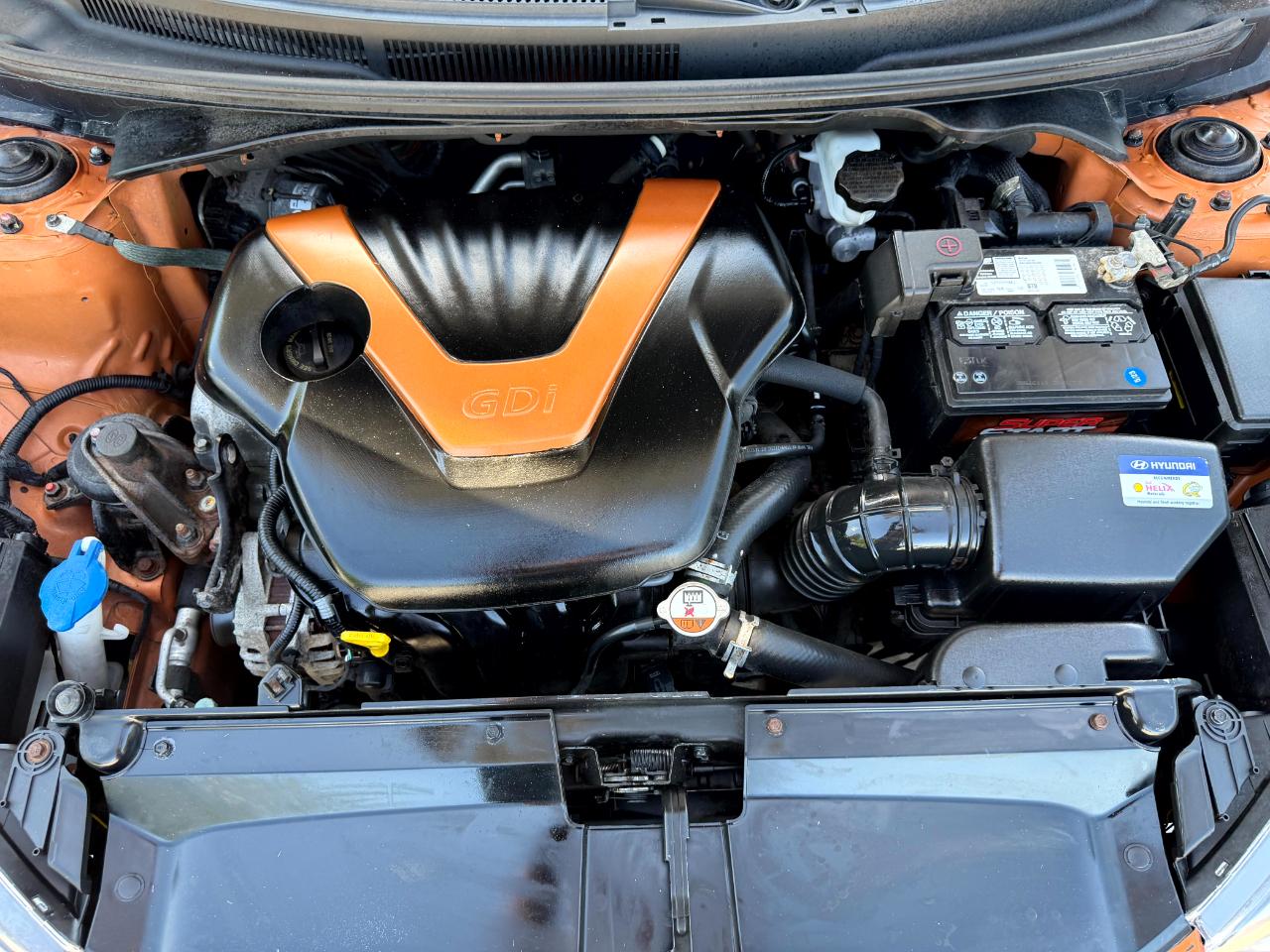 Hyundai Veloster Base 6AT 2016
