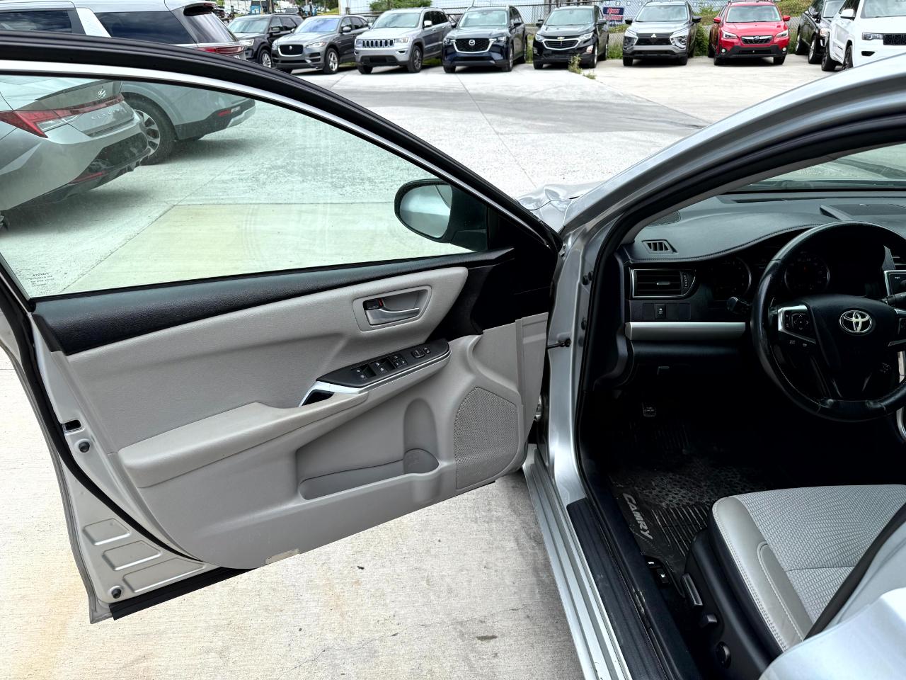 Toyota Camry SE 2017
