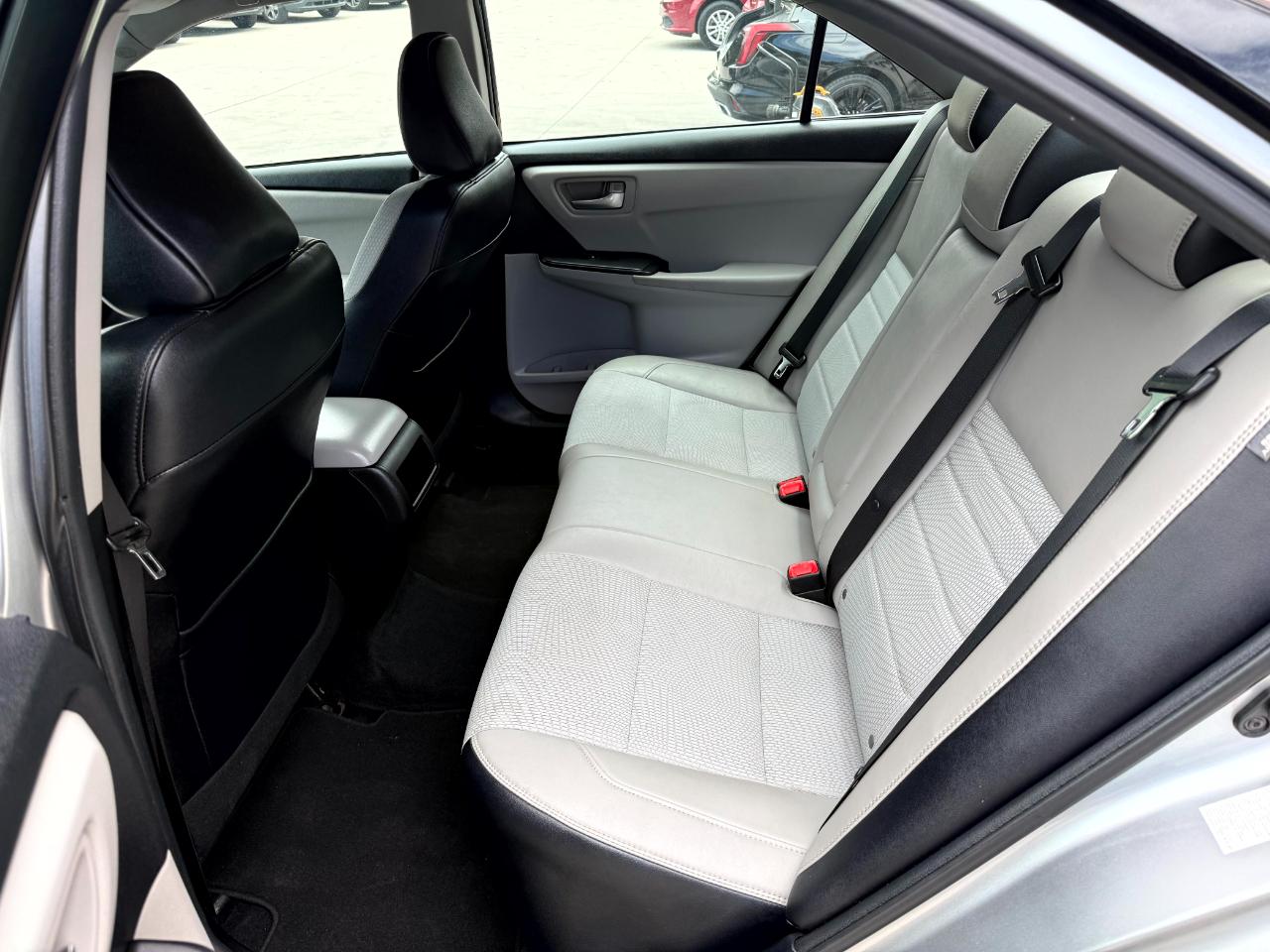 Toyota Camry SE 2017