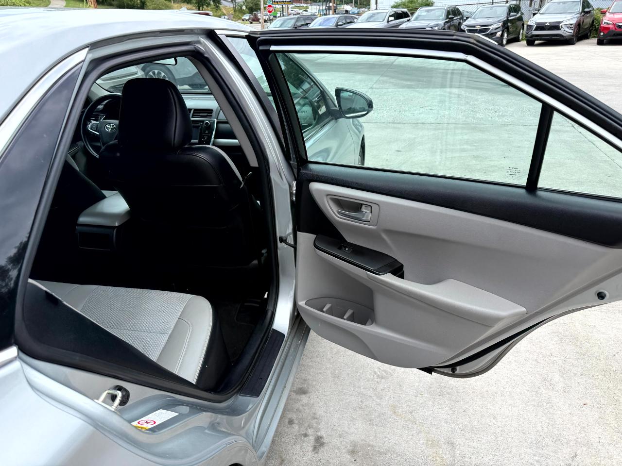 Toyota Camry SE 2017