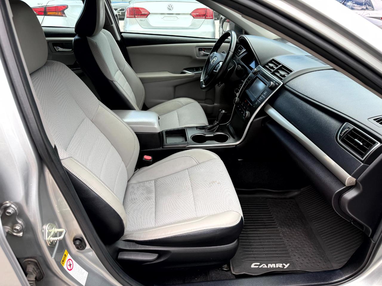 Toyota Camry SE 2017