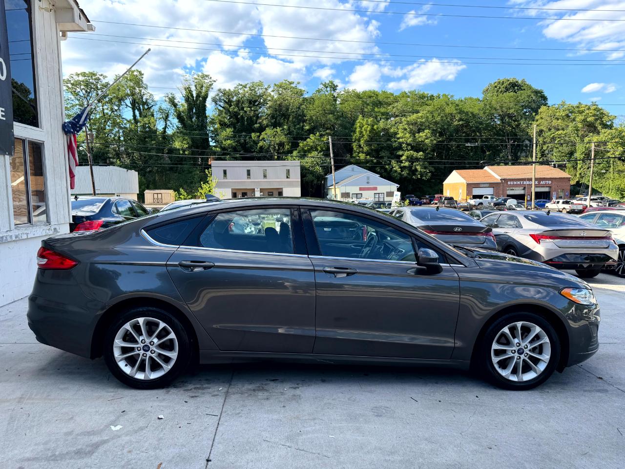 Ford Fusion Hybrid SE 2020