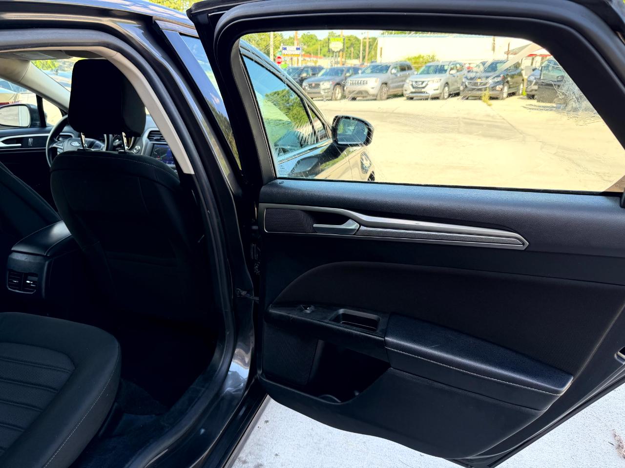 Ford Fusion Hybrid SE 2020