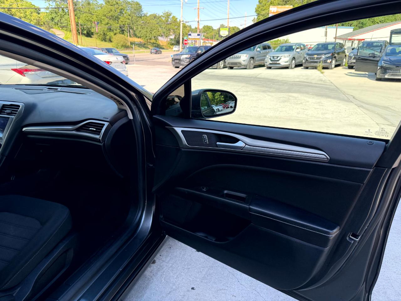 Ford Fusion Hybrid SE 2020