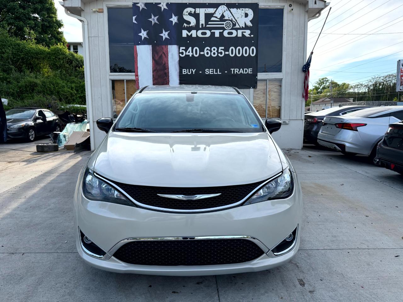 Chrysler Pacifica LX 2017