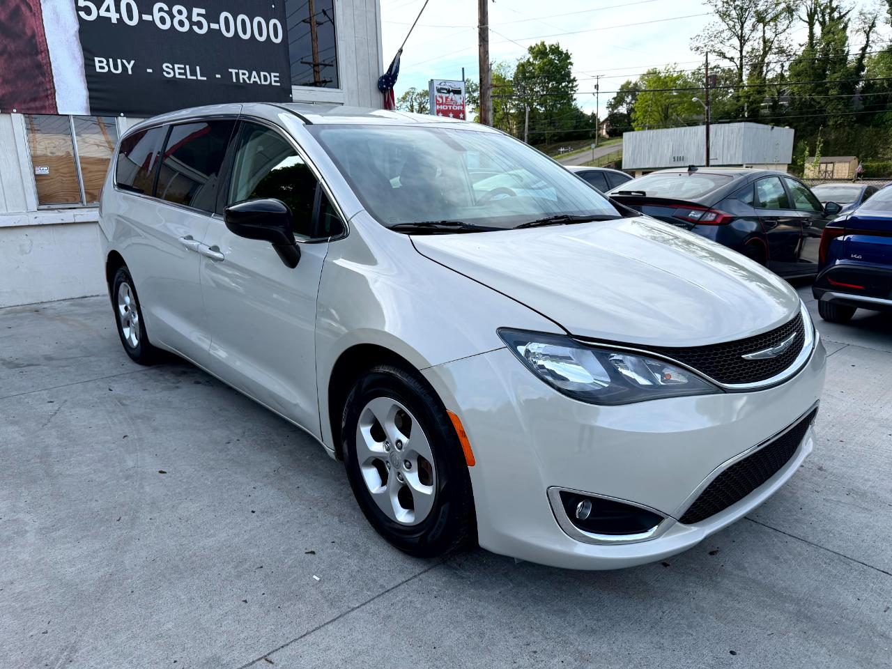 Chrysler Pacifica LX 2017