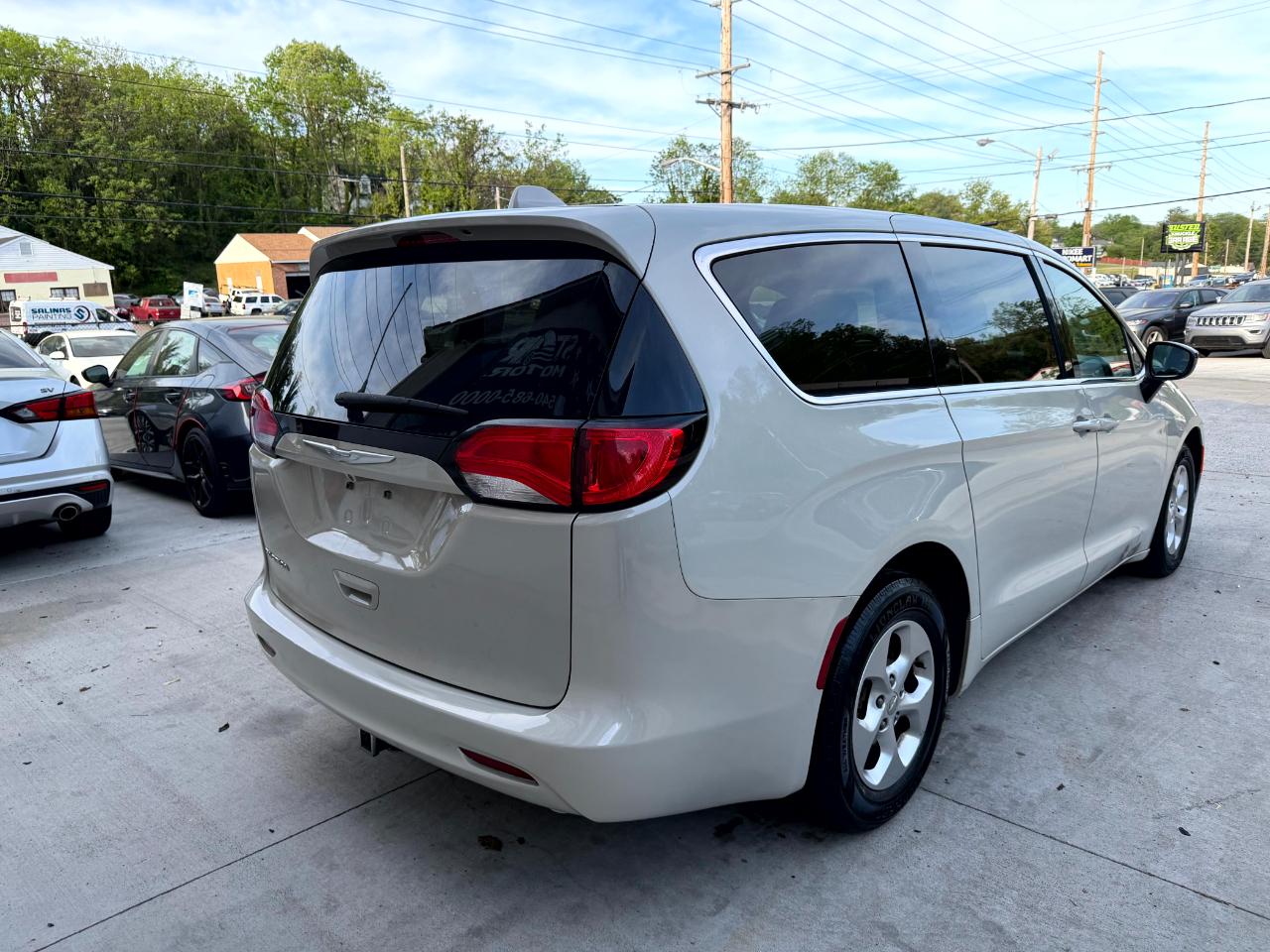 Chrysler Pacifica LX 2017