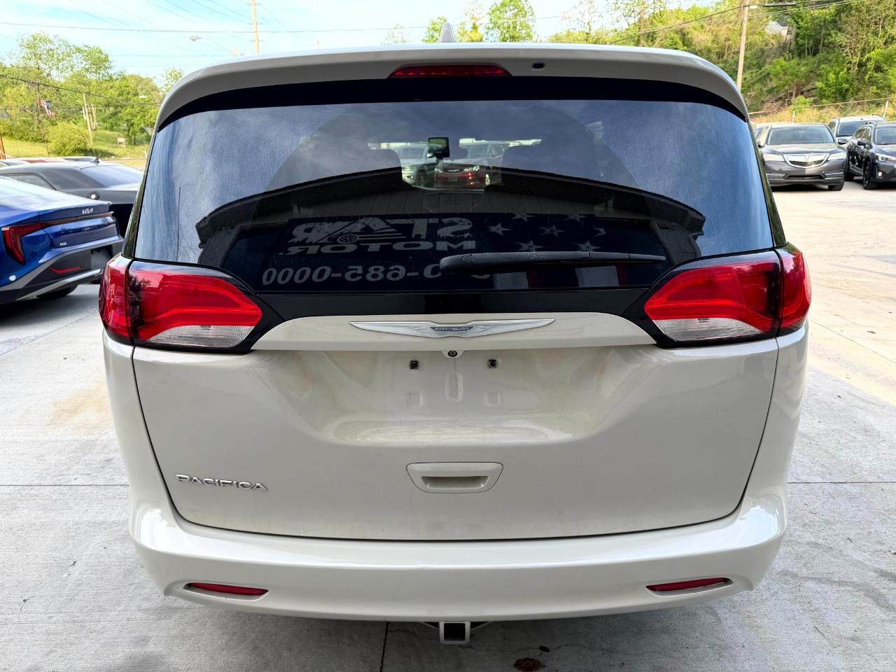 Chrysler Pacifica LX 2017