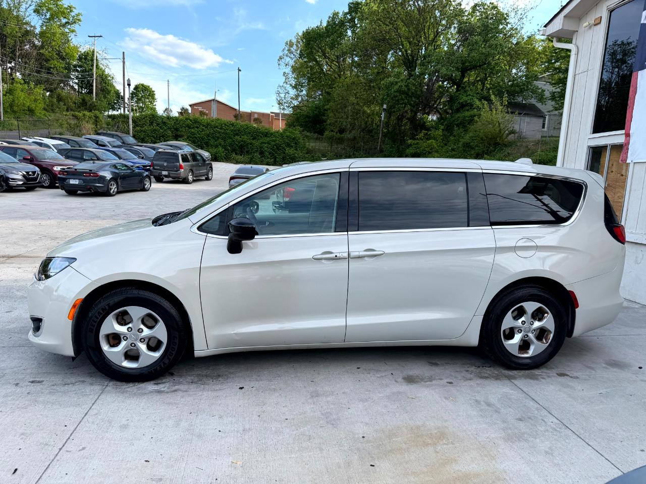 Chrysler Pacifica LX 2017