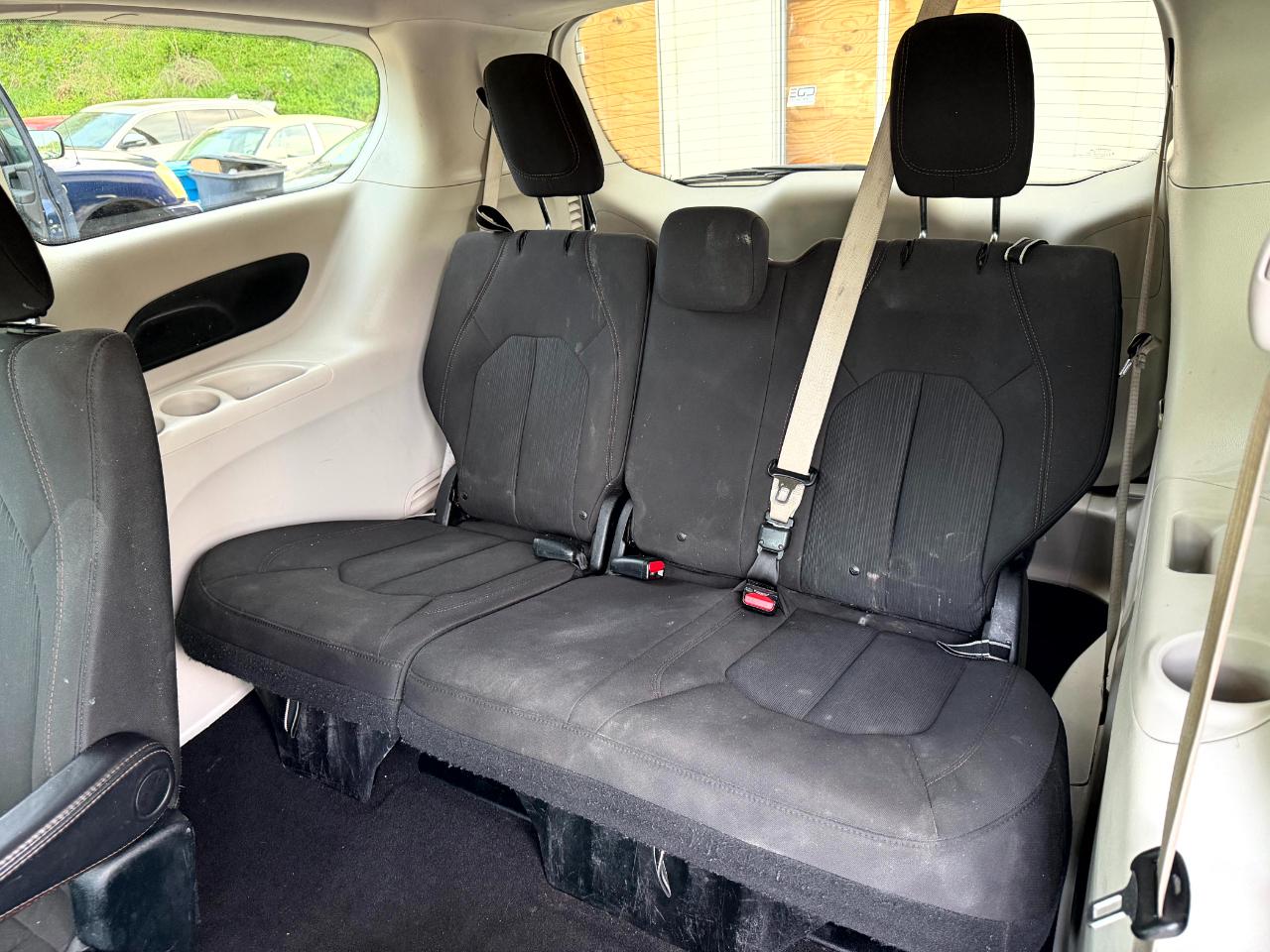Chrysler Pacifica LX 2017
