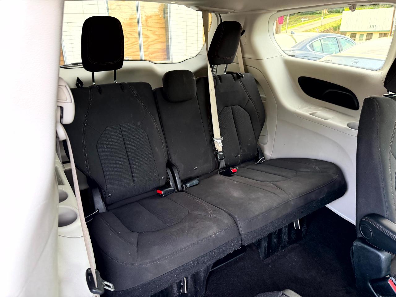 Chrysler Pacifica LX 2017