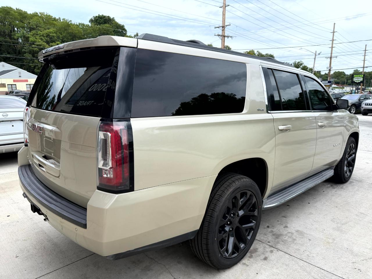 GMC Yukon XL SLE 4WD 2015
