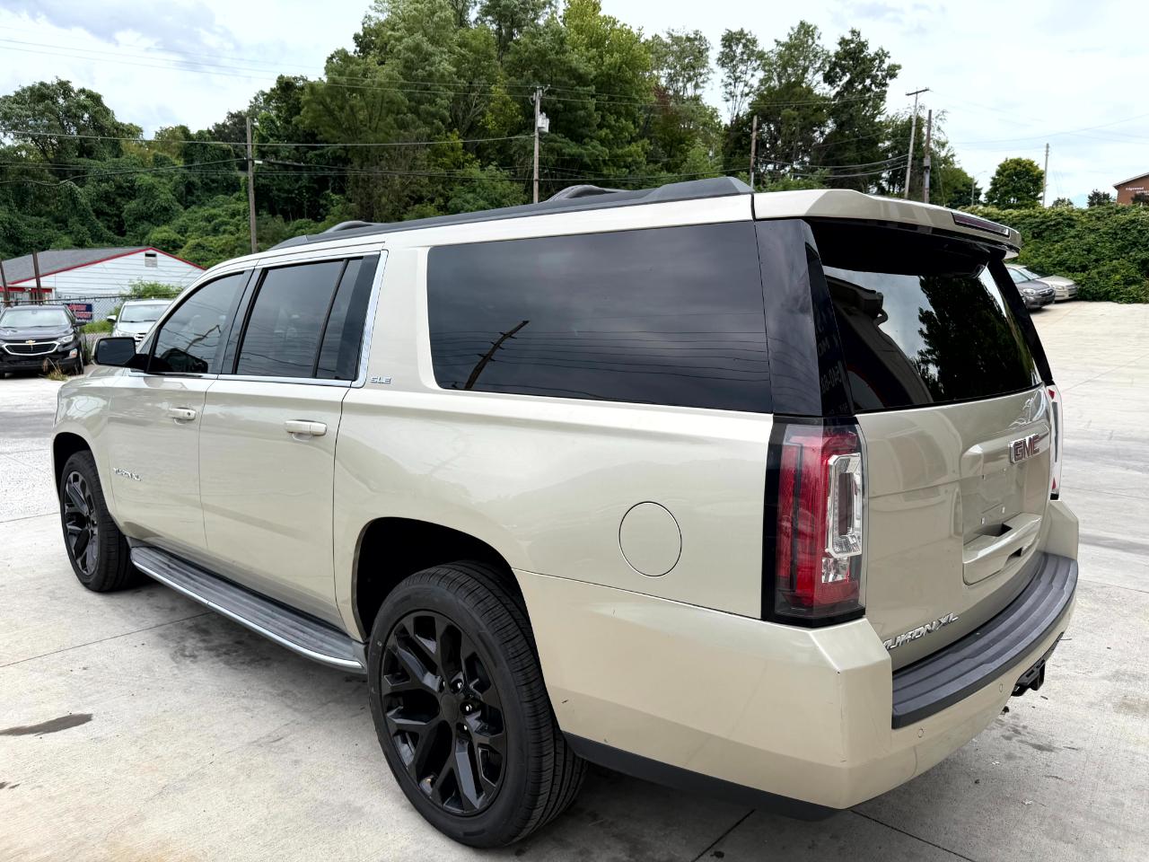 GMC Yukon XL SLE 4WD 2015