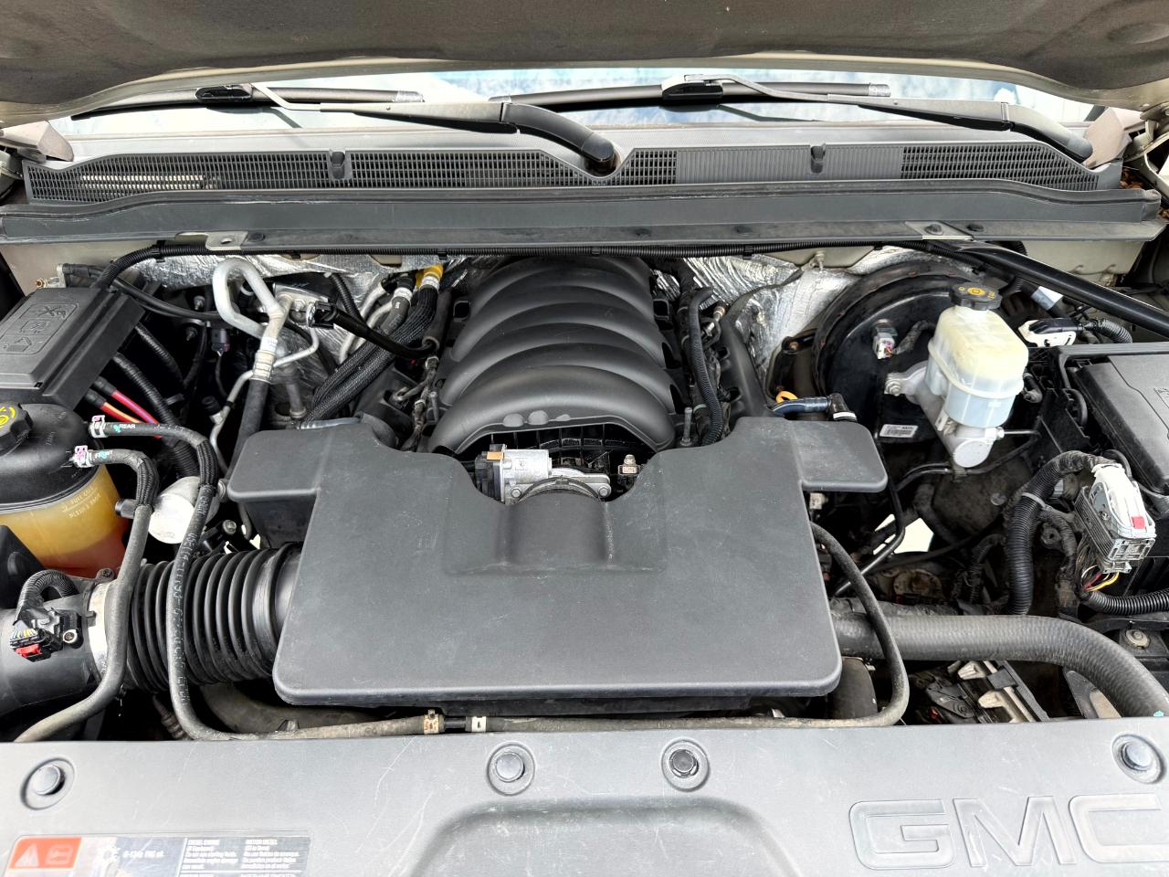 GMC Yukon XL SLE 4WD 2015