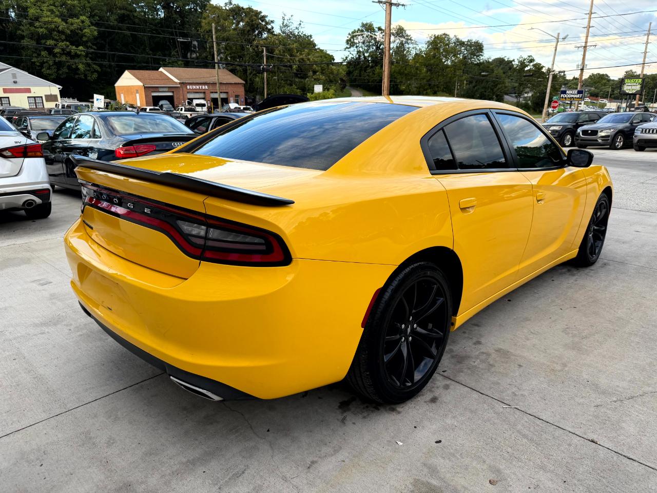 Dodge Charger SE 2017