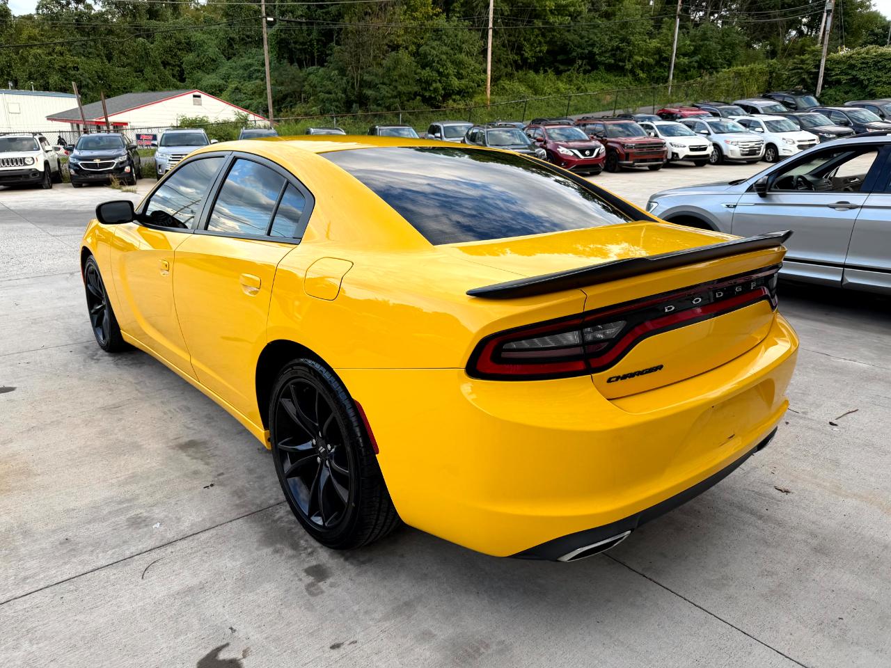 Dodge Charger SE 2017