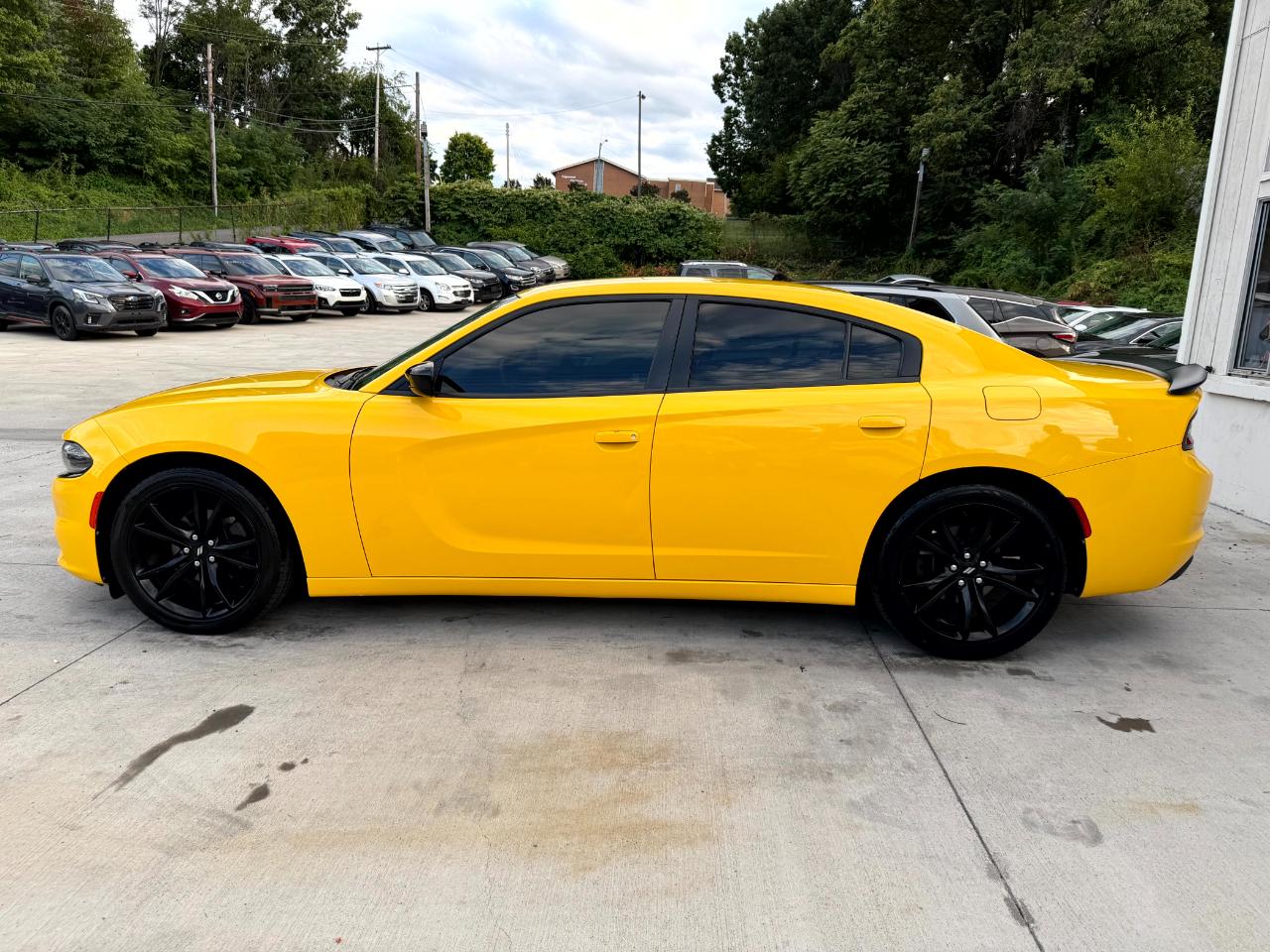 Dodge Charger SE 2017