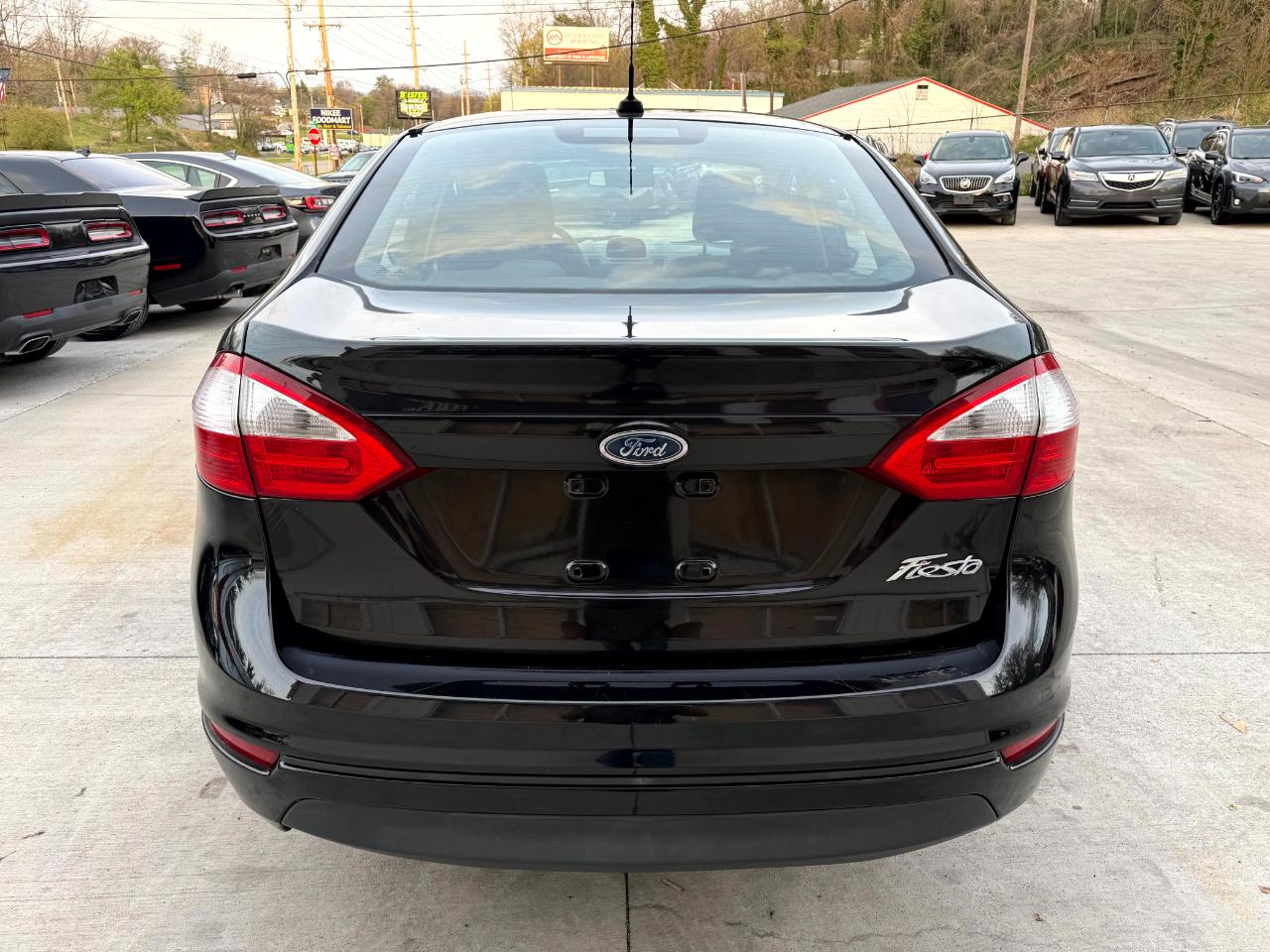 Ford Fiesta S Sedan 2015