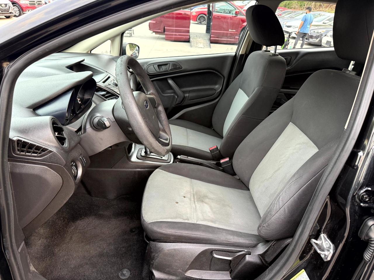 Ford Fiesta S Sedan 2015
