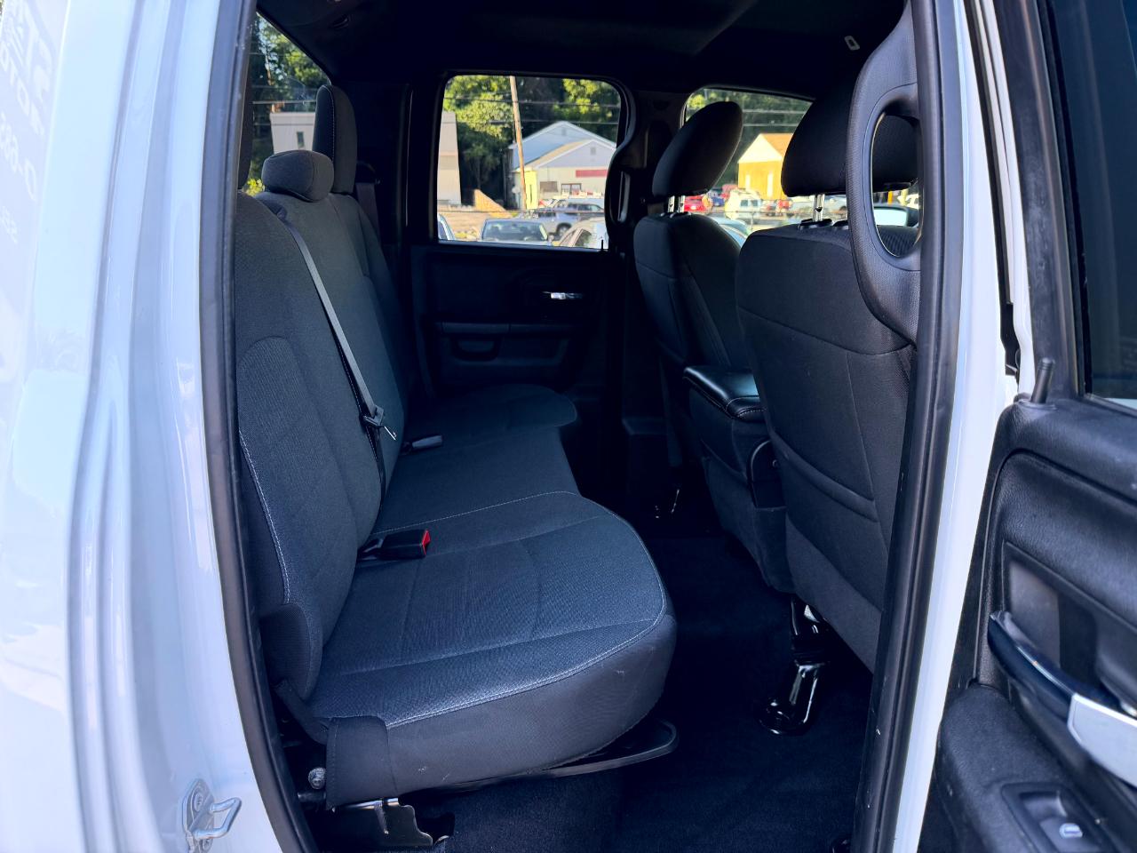 RAM 1500 Classic Tradesman Quad Cab 4WD 2021