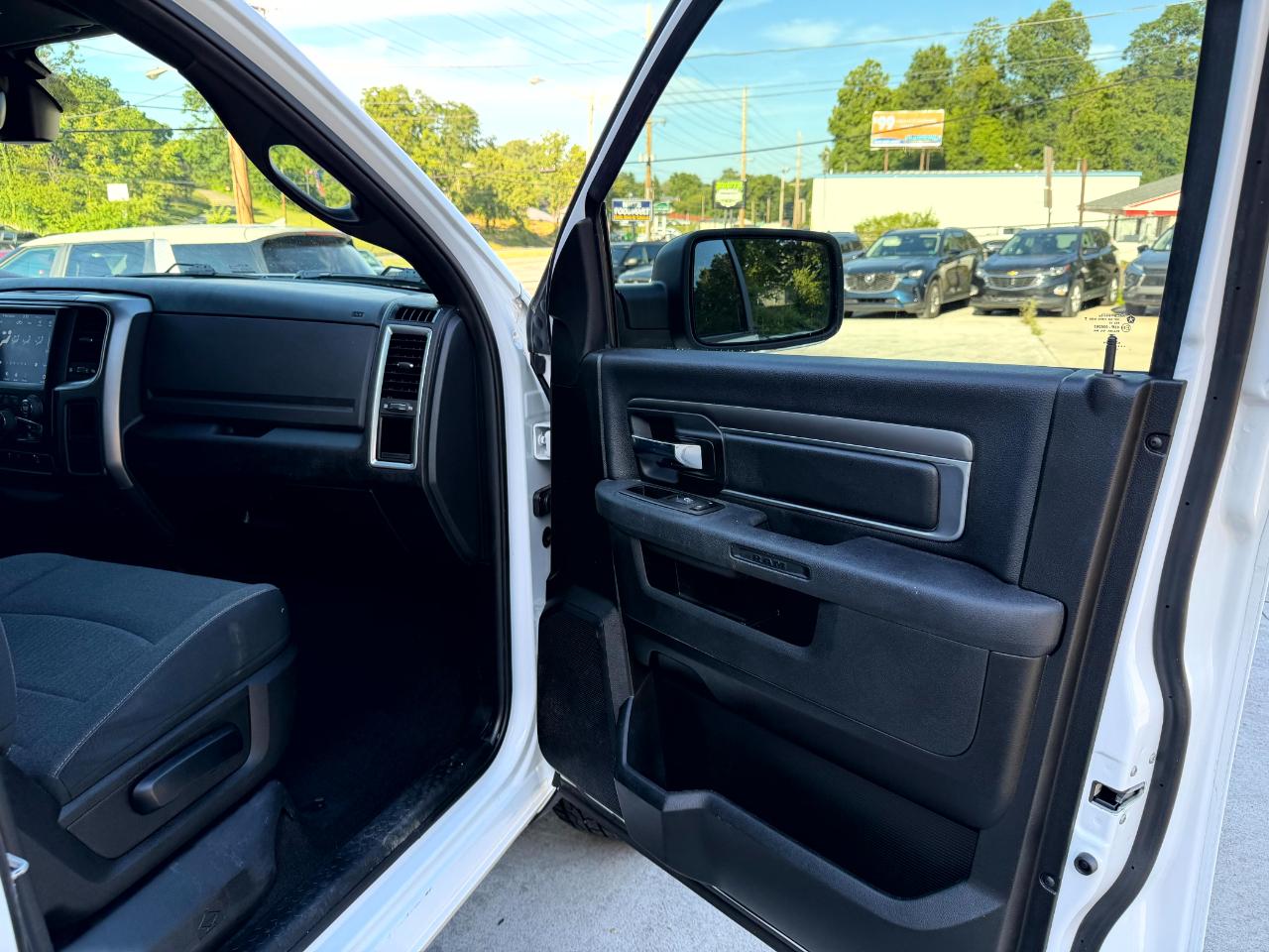 RAM 1500 Classic Tradesman Quad Cab 4WD 2021