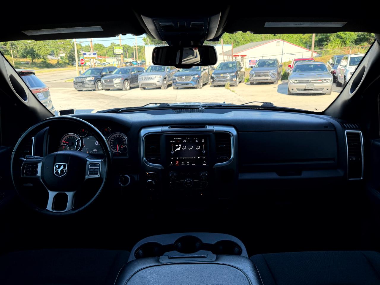 RAM 1500 Classic Tradesman Quad Cab 4WD 2021