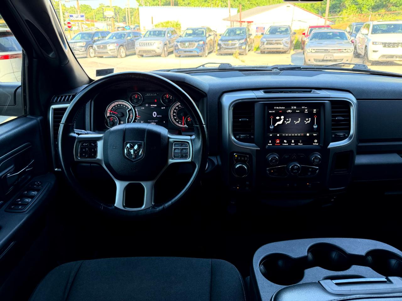 RAM 1500 Classic Tradesman Quad Cab 4WD 2021