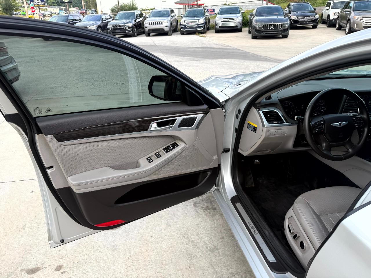 Hyundai Genesis 3.8L 2015