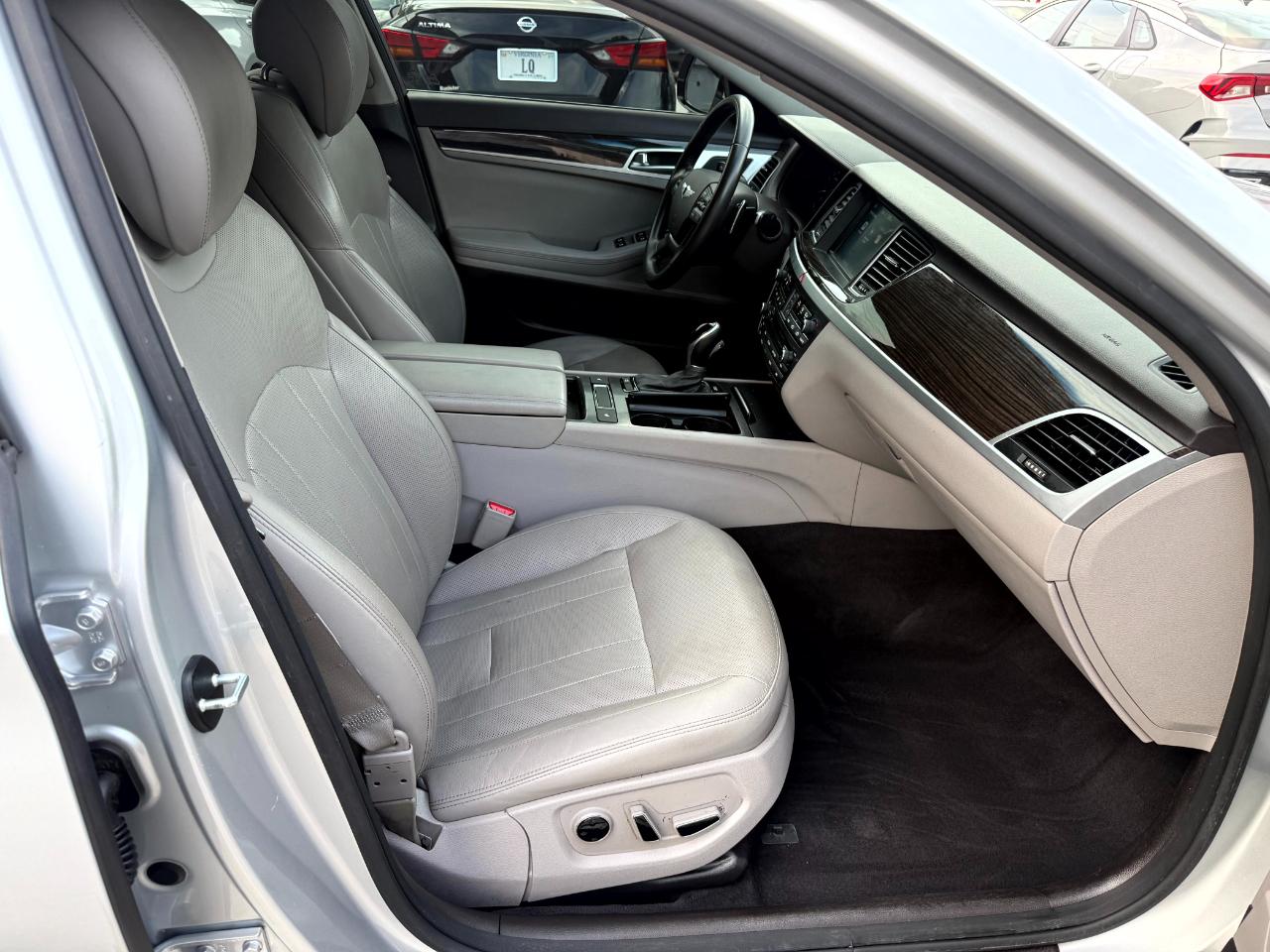 Hyundai Genesis 3.8L 2015
