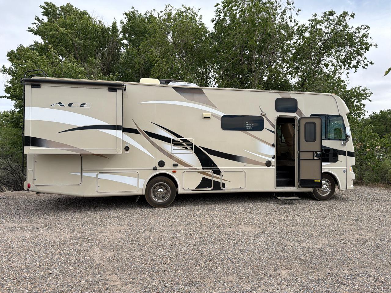 2015 Ford F-53 / F-59's photo