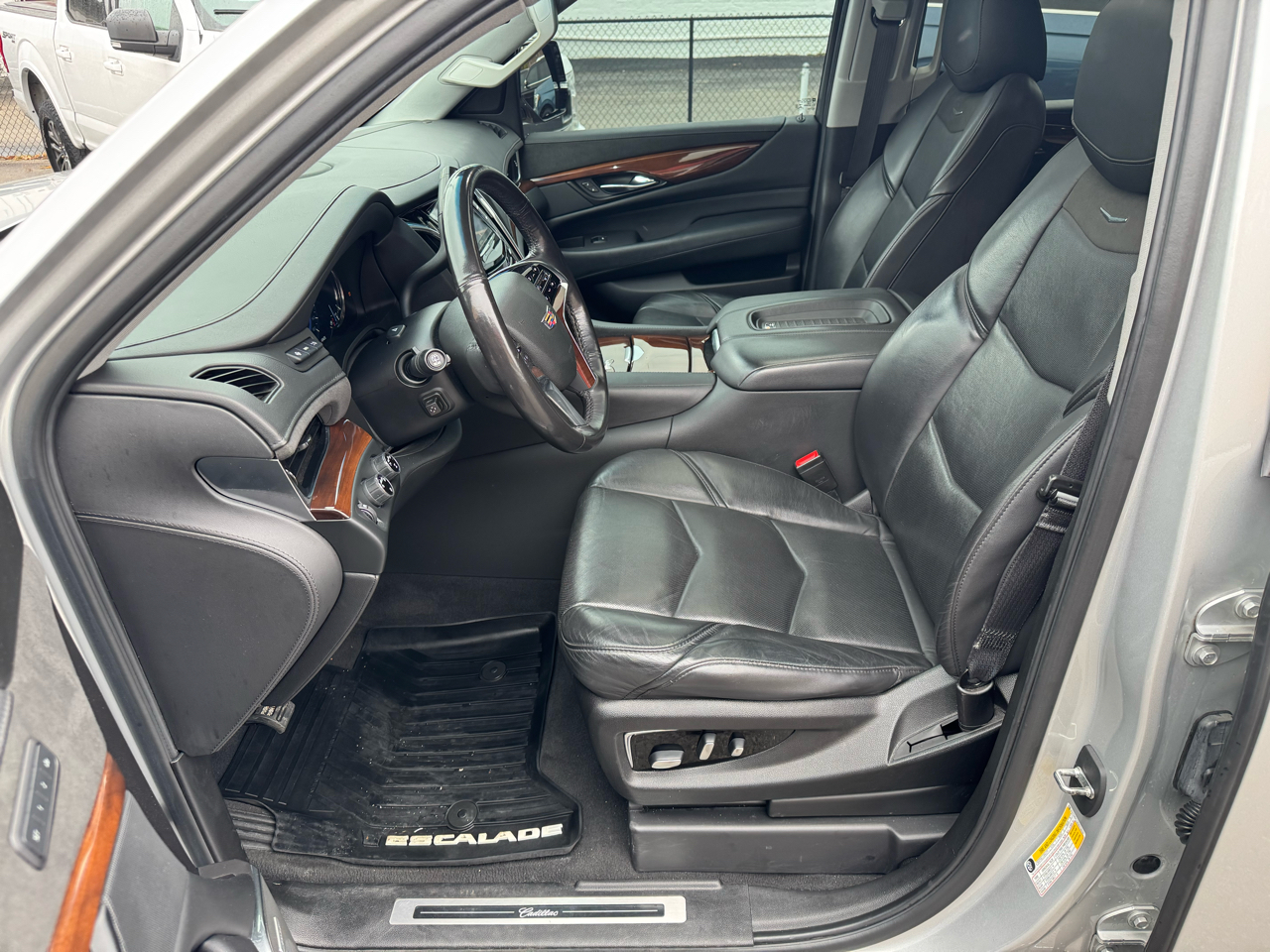 Cadillac Escalade Luxury 4WD 2019 Cadillac Escalade Luxury 4WD 2019