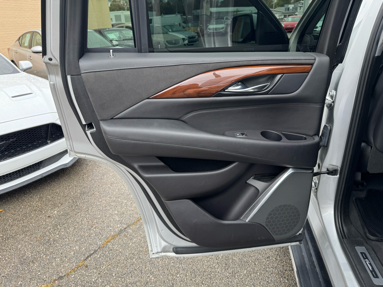 Cadillac Escalade Luxury 4WD 2019 Cadillac Escalade Luxury 4WD 2019