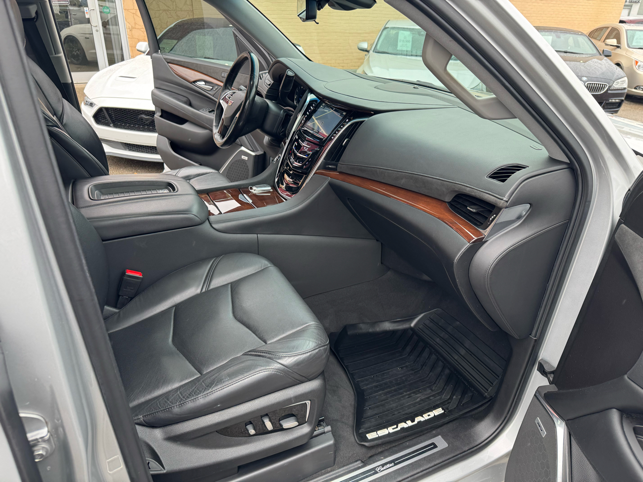 Cadillac Escalade Luxury 4WD 2019 Cadillac Escalade Luxury 4WD 2019