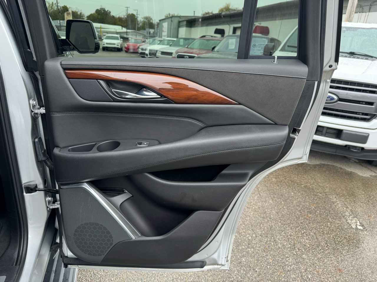 Cadillac Escalade Luxury 4WD 2019 Cadillac Escalade Luxury 4WD 2019