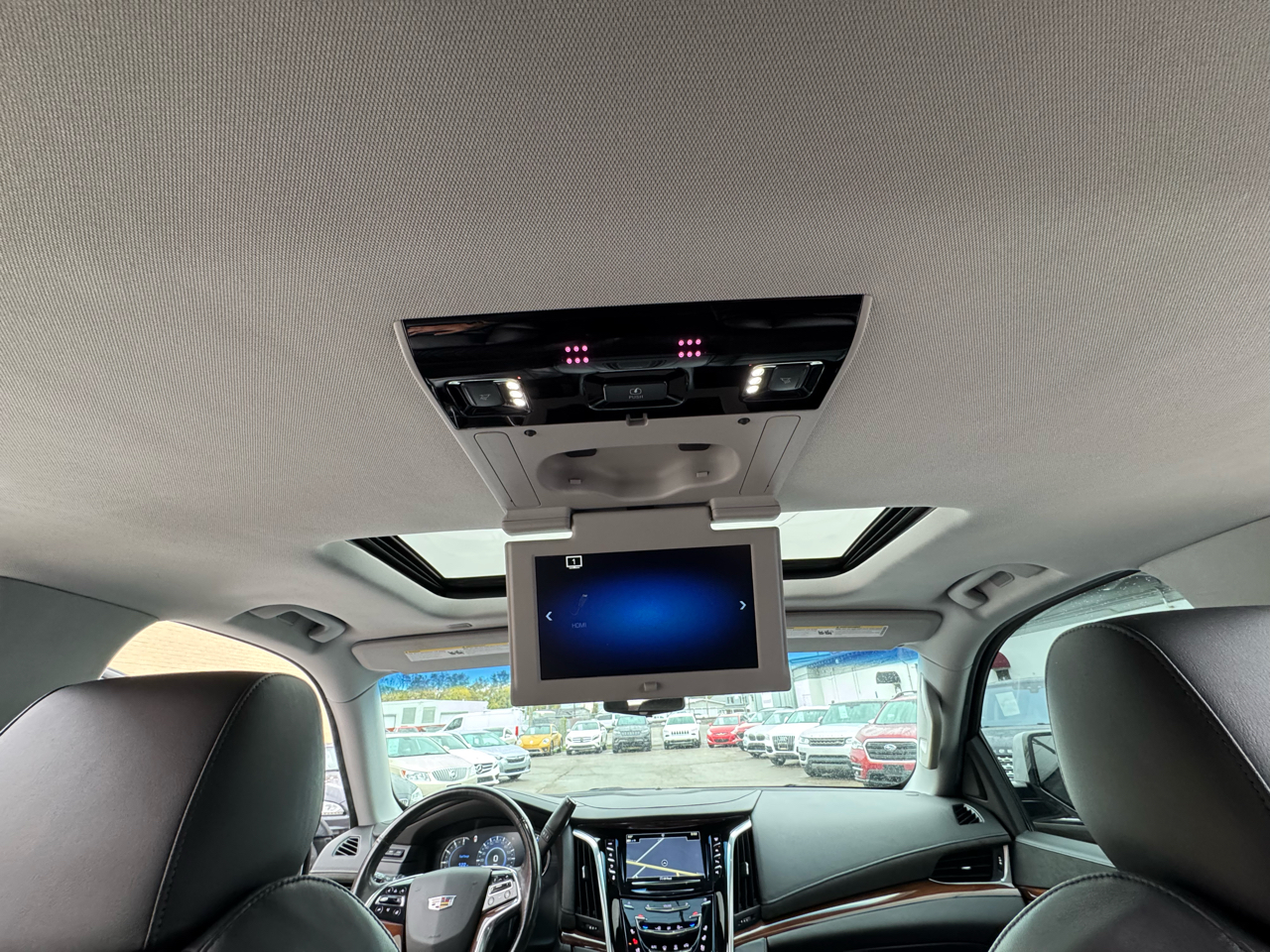 Cadillac Escalade Luxury 4WD 2019 Cadillac Escalade Luxury 4WD 2019