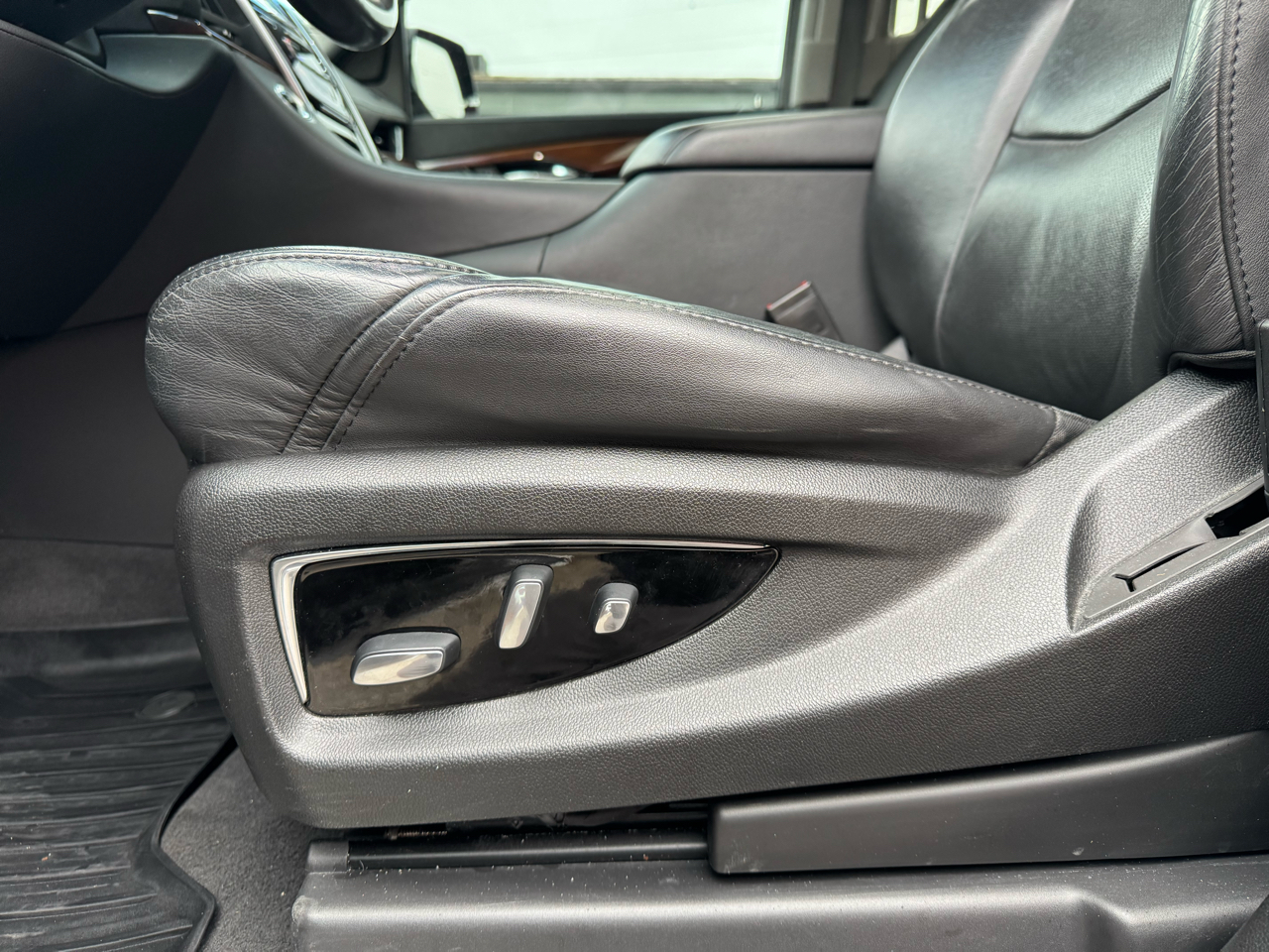 Cadillac Escalade Luxury 4WD 2019 Cadillac Escalade Luxury 4WD 2019