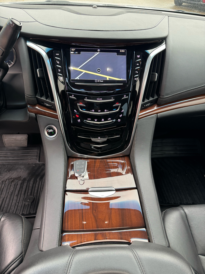 Cadillac Escalade Luxury 4WD 2019 Cadillac Escalade Luxury 4WD 2019