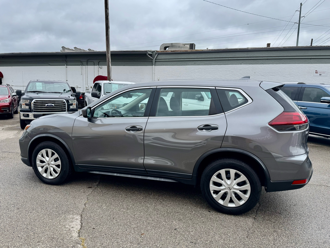 Nissan Rogue FWD 4dr S 2020 Nissan Rogue FWD 4dr S 2020