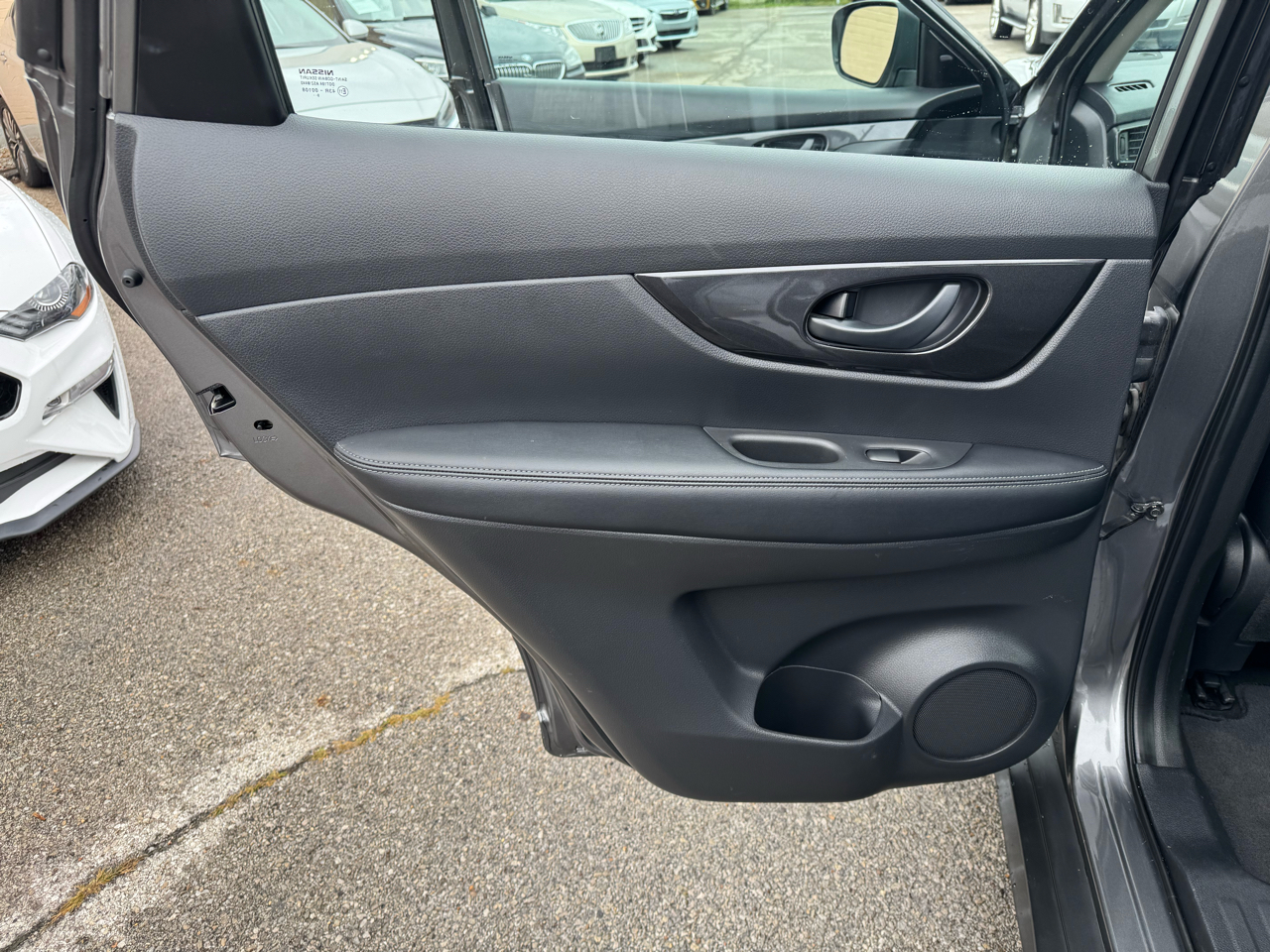 Nissan Rogue FWD 4dr S 2020 Nissan Rogue FWD 4dr S 2020