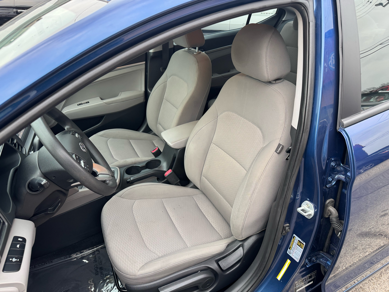 Hyundai Elantra SE 6M 2020