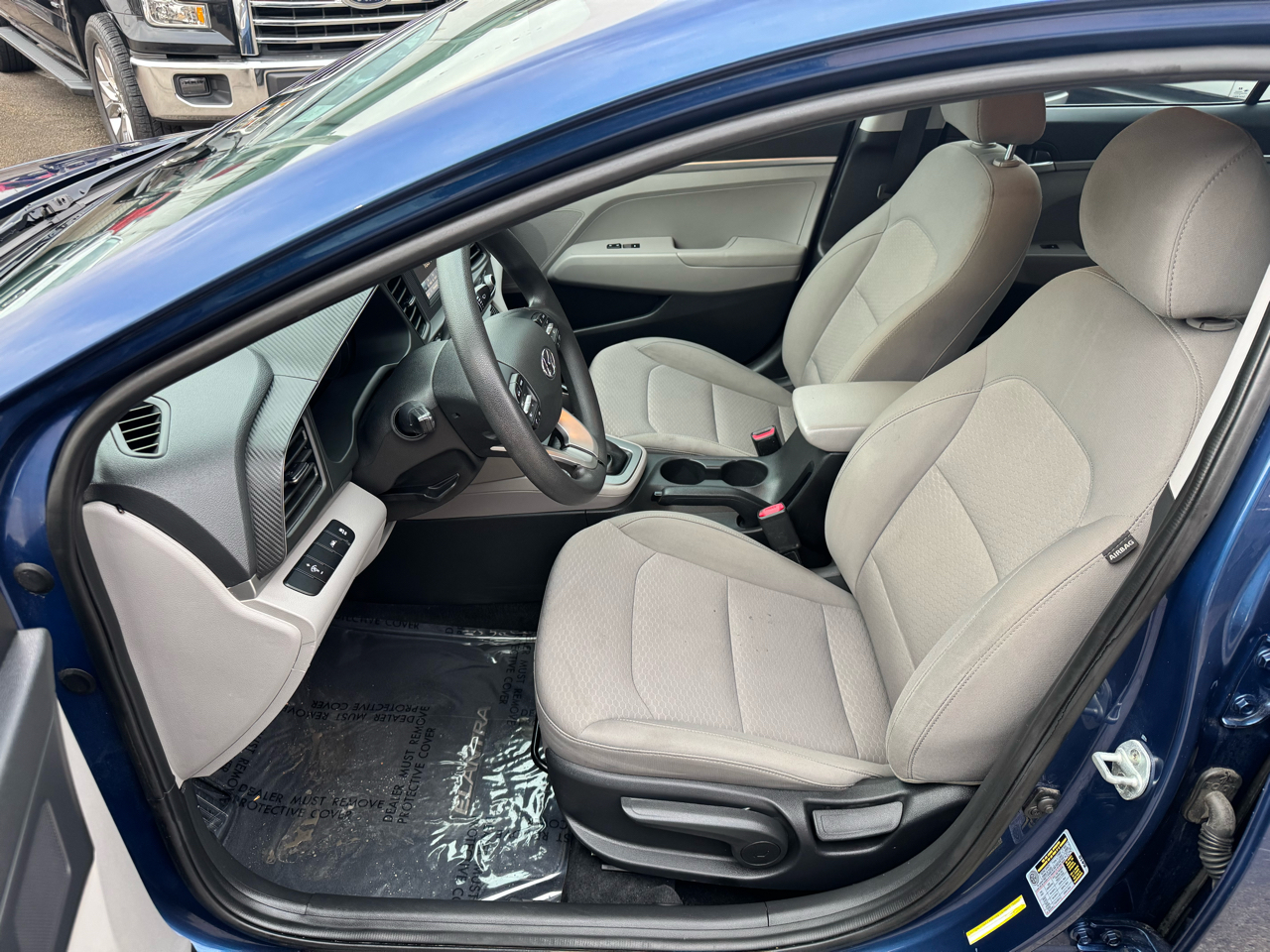 Hyundai Elantra SE 6M 2020