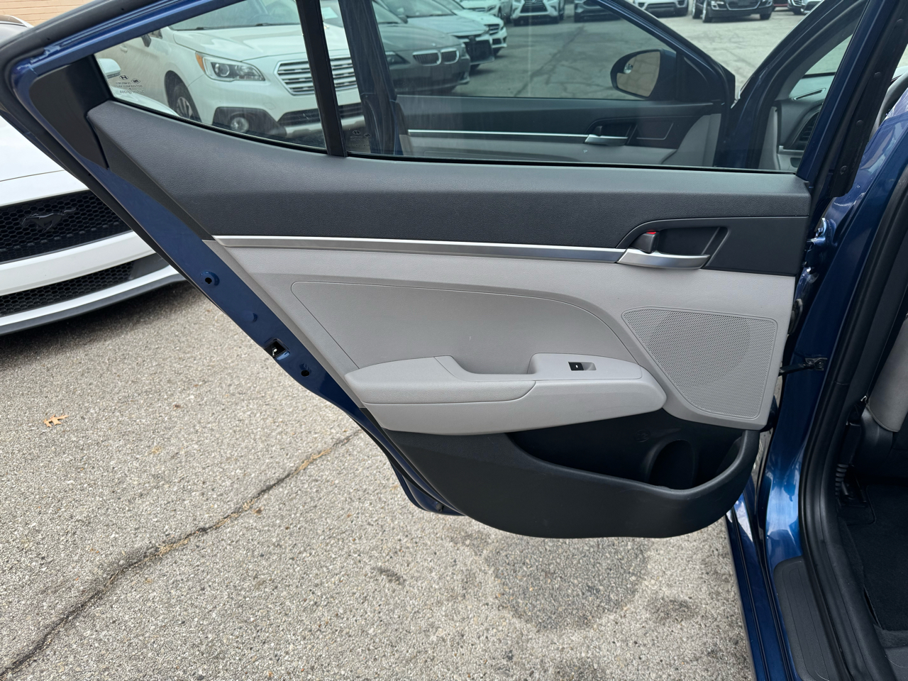 Hyundai Elantra SE 6M 2020