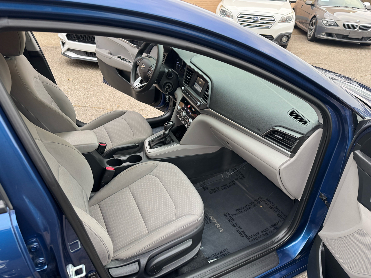 Hyundai Elantra SE 6M 2020
