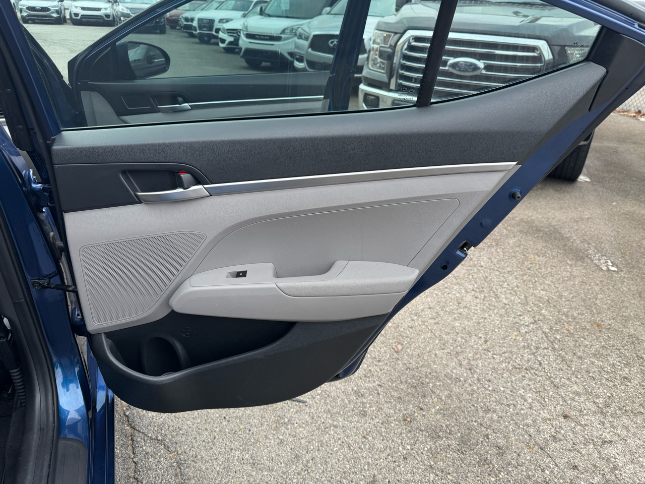 Hyundai Elantra SE 6M 2020