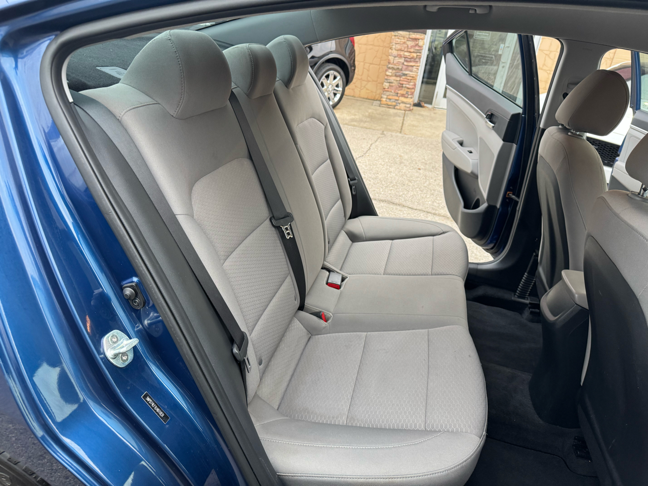 Hyundai Elantra SE 6M 2020