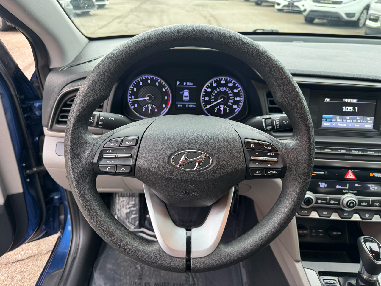 Hyundai Elantra SE 6M 2020