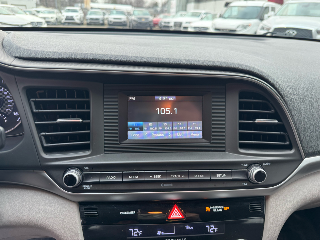 Hyundai Elantra SE 6M 2020